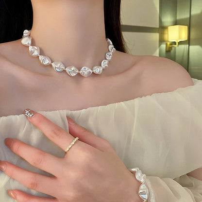 New Special-shaped Irregular Pearl Necklace For Women Fashionable Simple Neck Chain Clavicle Chain Exaggerated Pearl Necklace